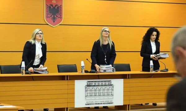 Vettingu shkarkon kryeprokurorin e Gjirokastrës, kalon atë tëTropojës