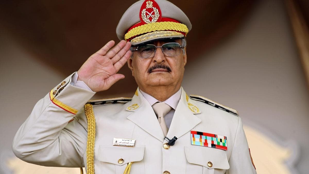 Haftar ndalon fluturimin në zonat e Tripolit