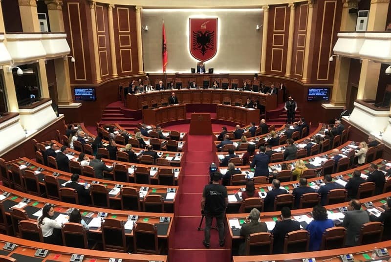 Sesioni i ri parlamentar nis më 2 shtator
