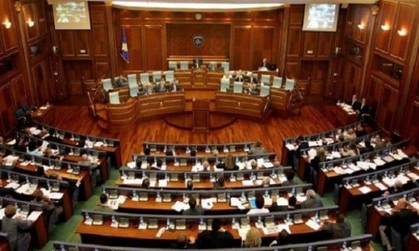 Kuvendi i Kosovës miraton rezolutën për pezullimin e lojërave të fatit