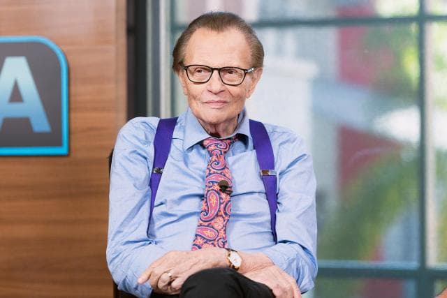 Gazetari i CNN infektohet me Covid, Larry King në gjendje të rëndë shëndetësore