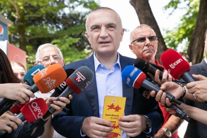 Meta reagon pas rezolutës: Presidenti nuk e ndalon askënd të çmendet, së shpejti një datë e re për zgjedhjet (VIDEO)
