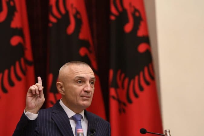 Meta: Nuk jemi shtet monopartiak, palët të ulen në dialog. Balla: Nuk tërhiqemi nga shkarkimi