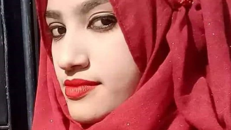 Bangladesh/ 16 vetë nën akuzë për djegien së gjalli të 19-vjeçares