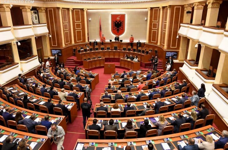 Kuvendi/ Braçe thërret në interpelancë ministrin Peleshi