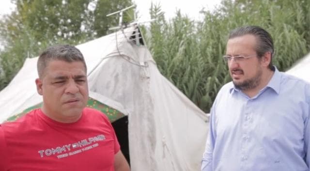 Rasti i një qytetari nga Shijaku, PD: Vështirësia në çadër e detyroi të kthehet në shtëpinë e shkatërruar