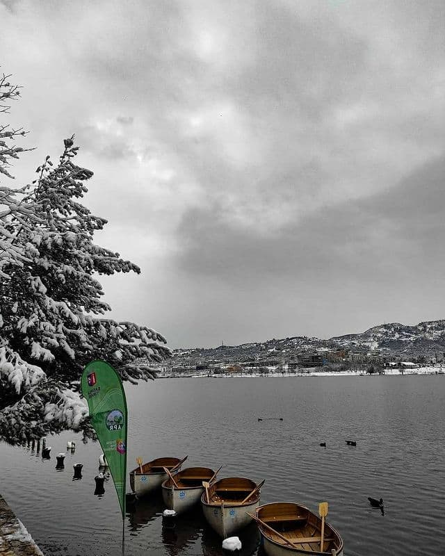 ‘Rikthehet’ dimri, shi dhe borë! Ja sa do të shkojnë temperaturat