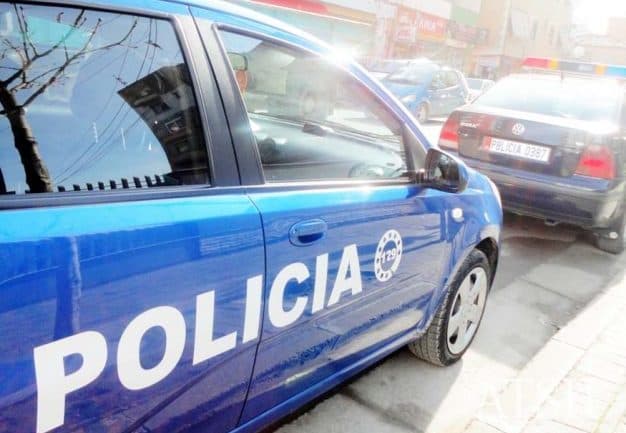 Arrestohet 50-vjeçari, i hoqi çatinë shtëpisë për të kultivuar kanabis