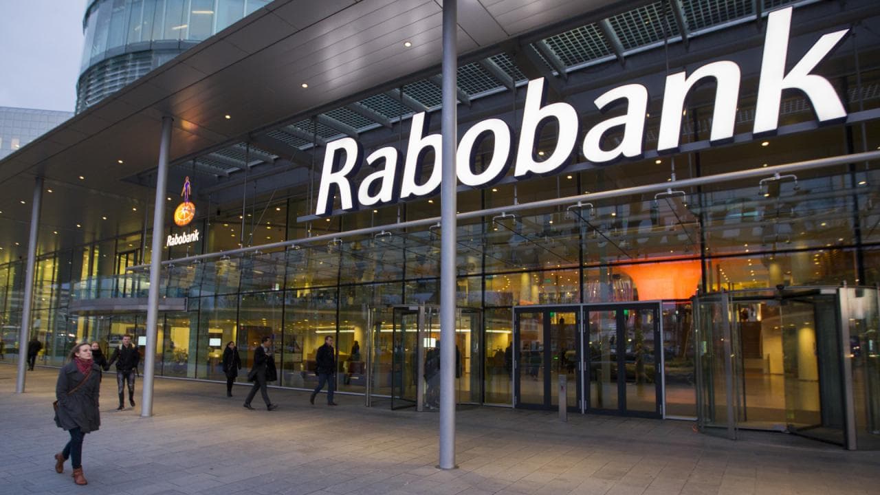 Një bankë holandeze refuzon skuadrat si kliente (VIDEO)