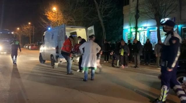Dy aksidente në pak çaste, në Fier 30-vjeçari përplas çiftin e të moshuarve