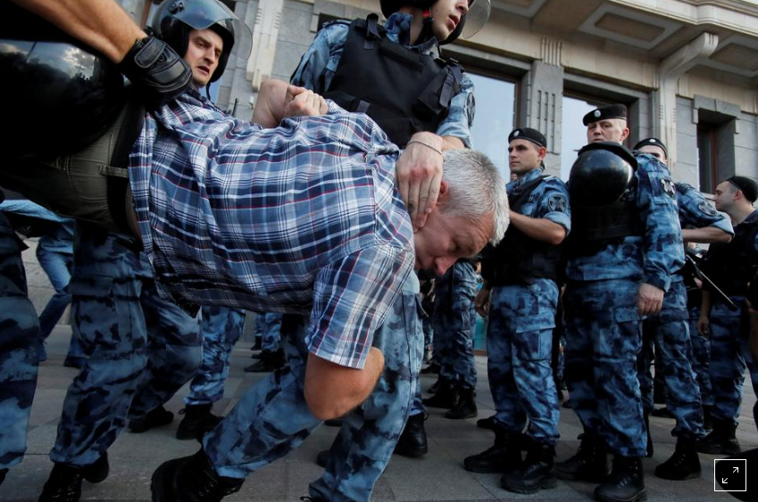 Moskë/ Protesta kundër Putin, arrestohen 1000 persona (VIDEO)