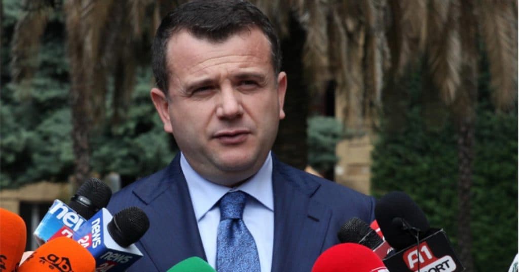 PS mbledh kryesinë, Balla: Llogaridhënie dhe anëtarësime të reja