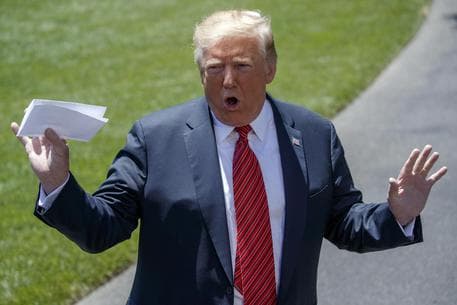 Trump, gati për të dëbuar miliona emigrantë ilegalë