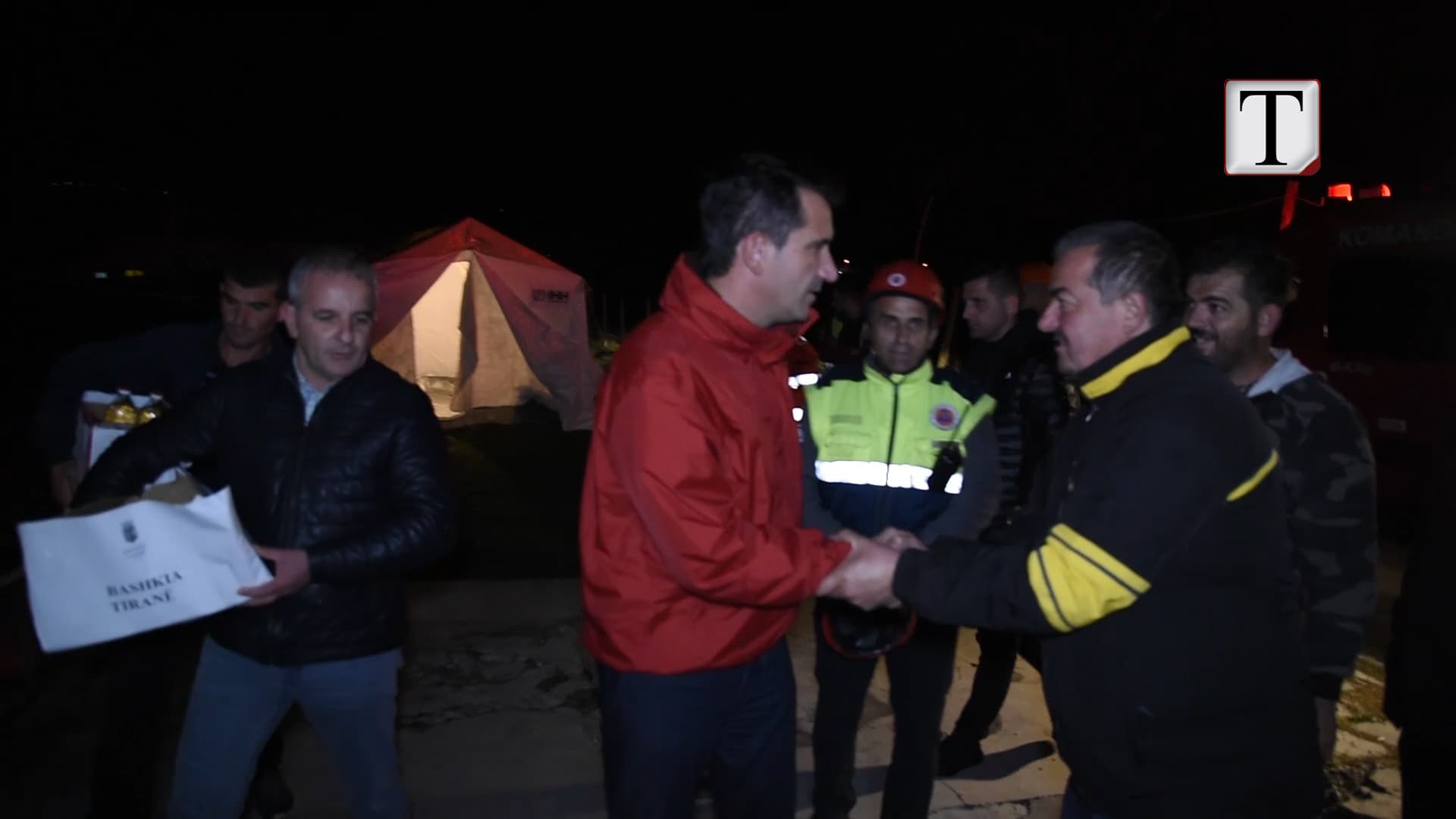 Veliaj viziton të dëmtuarit ne Farkë (VIDEO)