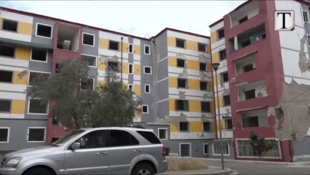 Banorët e Vorës nuk tërhiqen (VIDEO)