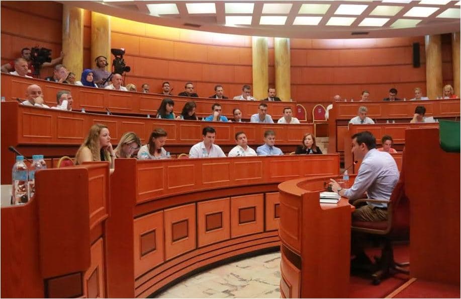 Këshilli Bashkiak, gjykata nxjerr në minorancë Veliajn (VIDEO)