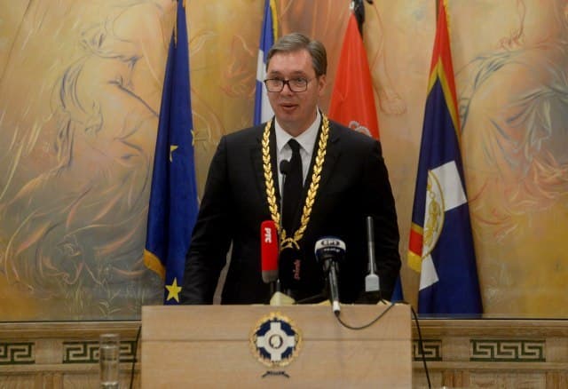 Athina nderon presidentin serb me medaljen e artë të qytetit, Vuçiç: Mirënjohës që nuk njihni pavarësinë e Kosovës