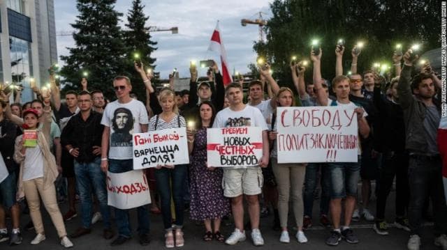 Protestat masive në Bjellorusi/ Dhjetëra gazetarë të arrestuar