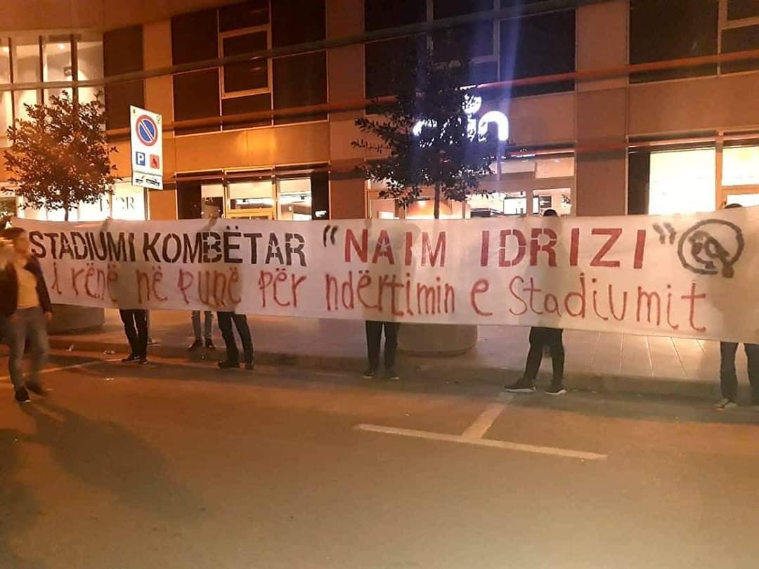 Debati për emrin e stadiumin/ Organizata Politike: Ne i vendosëm simbolikisht emrin “Naim Idrizi”