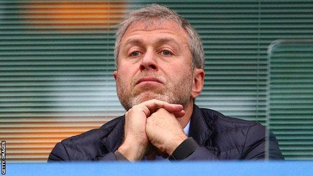 Familja britanike sfidon Abrahamoviçin, pezull ndërtimi i stadiumit më të kushtueshëm në Europë