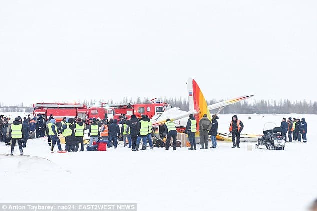 Rusi, aeroplani përplaset pak sekonda pas ngritjes, 4 të vdekur mes tyre një fëmijë (VIDEO)