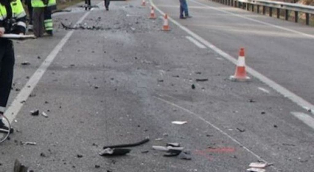 Aksident në aksin Levan-Tepelenë, 2 të vdekur dhe 5 të plagosur