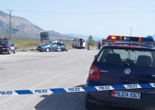 Berat, makina përplas për vdekje 55-vjeçarin