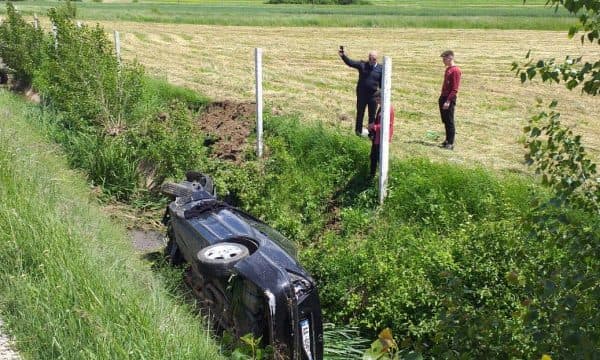  Makina përfundon në kanal, plagosen 4 maturantë në Korçë