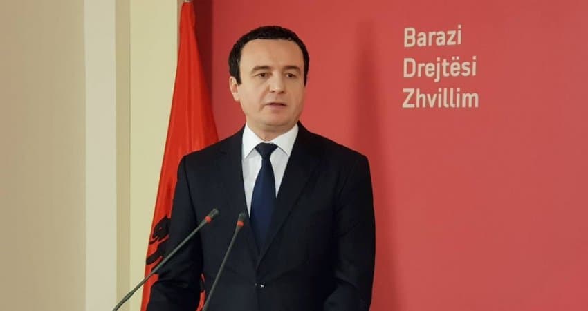 Lideri i Vetëvendosjes bindet nga amerikanët për ekipin negociator (VIDEO)