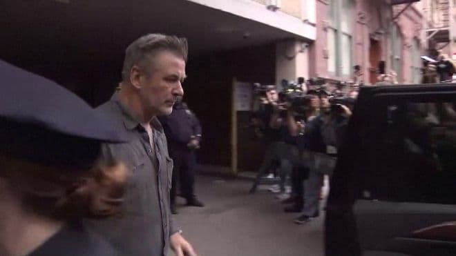 Probleme me ligjin për Alec Baldwin pas një sherri për vendin e parkimit