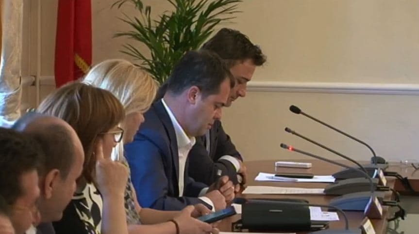 Alibeaj: Largoni Xhafën që të rikuperojmë imazhin e vendit
