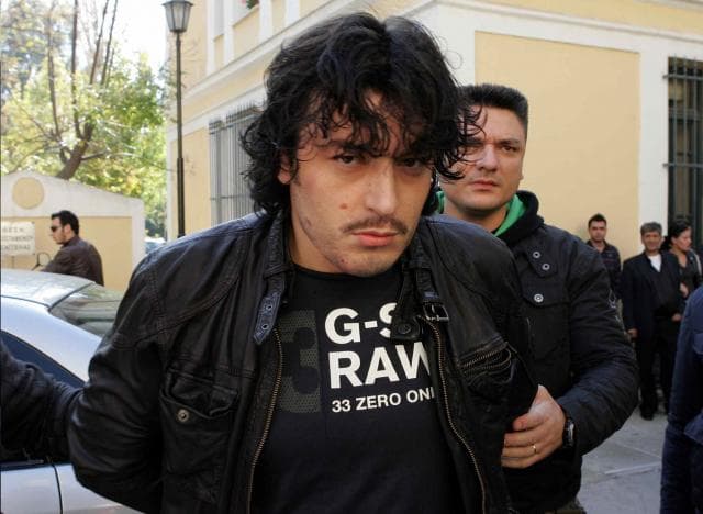 Alket Rizai sfidon policinë greke, kapet “mat” në BMW-në luksoze