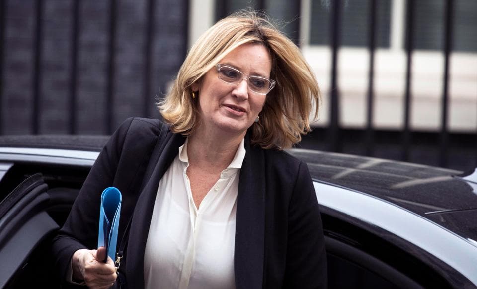 Britani, dorëhiqet ministrja e Brendshme
