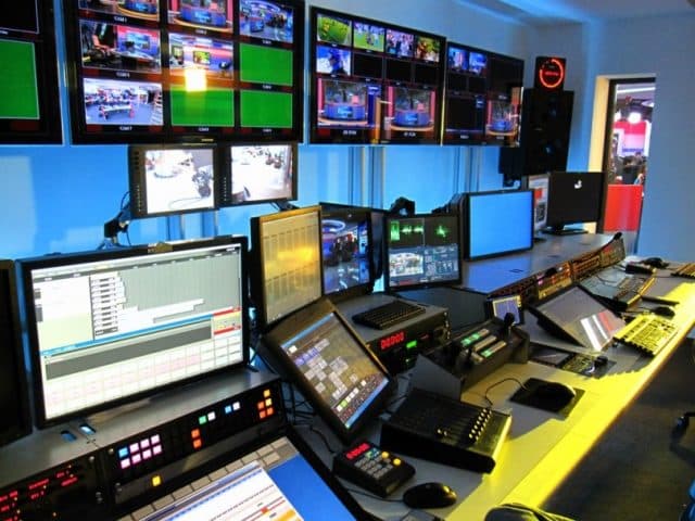 AMA rikthen transmetimet analoge, kalimi në dixhital shtyhet për në 15 janar (VIDEO)