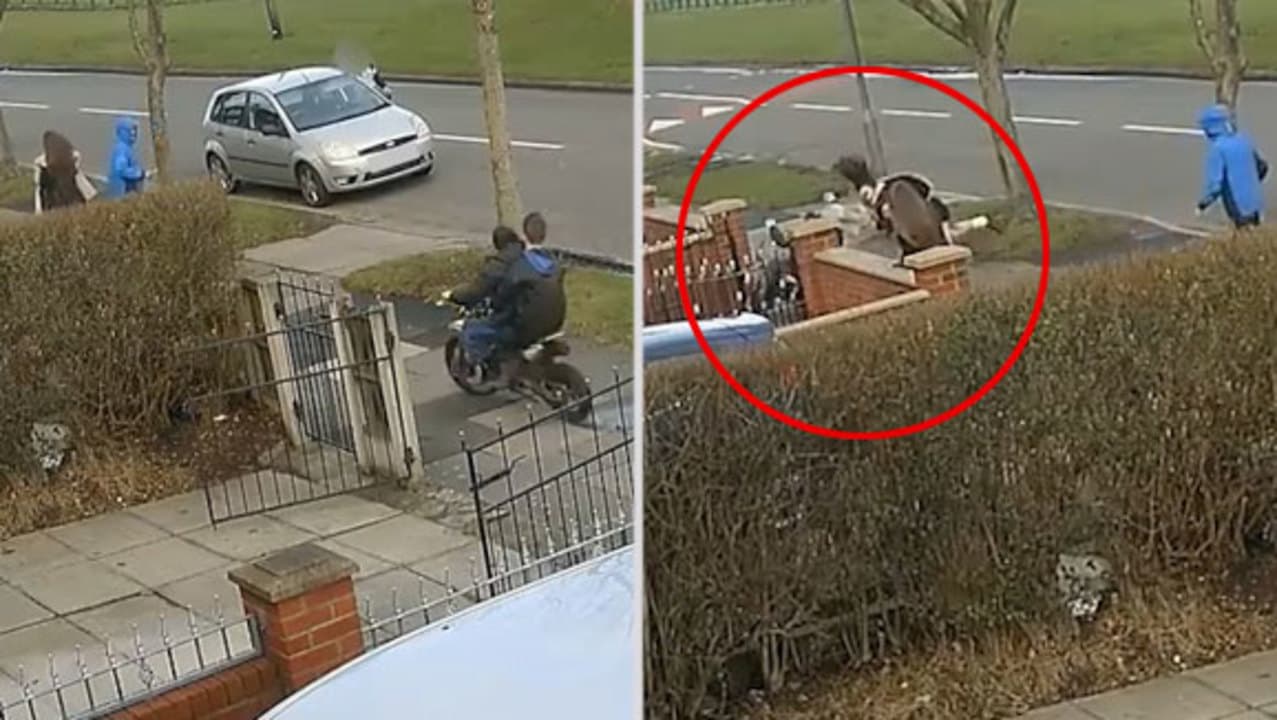 Pakujdesia, 12-vjeçari me motorçikletë përplas moshataren duke ecur në trotuar (VIDEO)