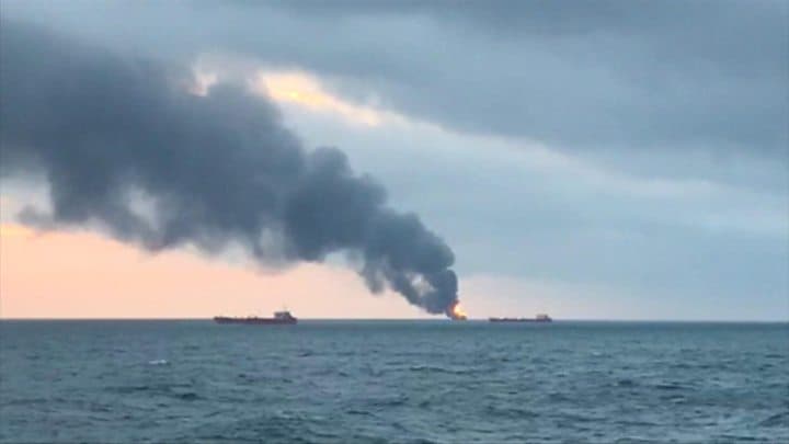 Dy anije përfshihen nga flakët në Krime, 10 të vdekur e 14 të plagosur (VIDEO)