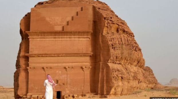   Arabia Saudite hap dyert për herë të parë për turistët e huaj (VIDEO)