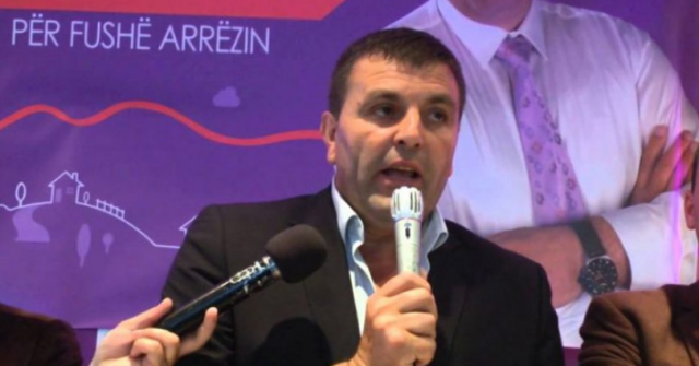 I vëllai u arrestua për drogë, PD kërkon dorëheqjen e kryebashkiakut të Fushë-Arrëzit 