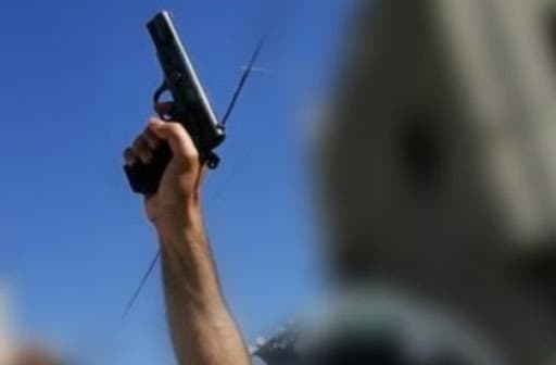 Pranga 25-vjeçarit në Elbasan, në kërkim për plagosjen me armë të shokut të tij