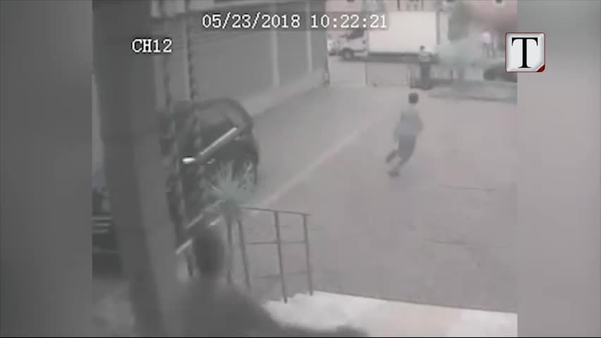 Pasi dëgjon dënimin, arratiset nga salla e gjyqit (VIDEO)