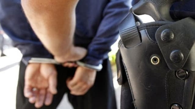 Tentoi të korruptonte policin me 20 euro, arrestohet 31-vjeçari