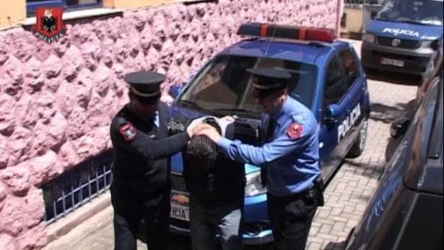 I dënuar në Itali për prostitucion dhe dhunë seksuale, kapet në Kavajë 55-vjeçari