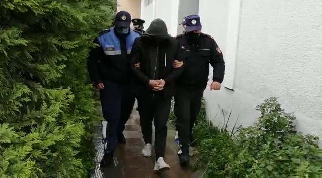 Qëlloi ndaj policëve, gjykata e shtron në burgun e Zaharisë Artan Kaboçin