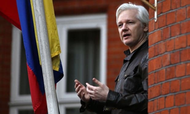 Ekuador thotë se Britania ka dhënë 'garanci' për Assange që të largohet nga ambasada