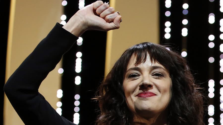 Nga e abuzuar në abuzuese/ Asia Argento e pagoi heshtjen e një aktori të ri me 380 mijë dollarë