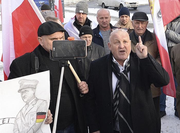 Dita e kujtesës në Aushvic/ Përkujtohen viktimat e Holokaustit, proteston ekstremi i djathtë (VIDEO)