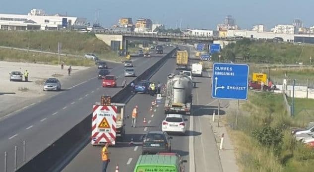 Përfundojnë punimet, nesër autostrada Tiranë- Durrës bëhet e kalueshme