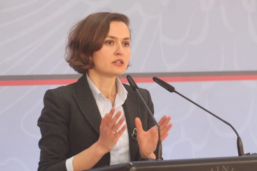  “Pezullohet mësimi deri më 9 dhjetor”/  Ministrja Shahini: Lajm i rremë