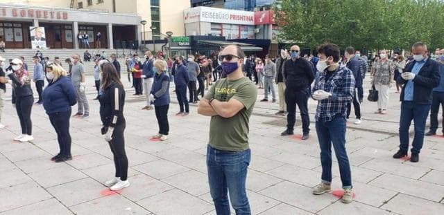   Sot mbahen dy protesta në Kosovë: Infermierë e pronarë pishinash të pakënaqur me qeverinë