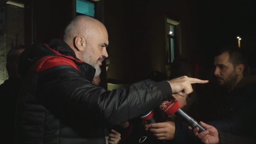 Situata pas tërmeteve/Rama fton Bashën për propozime në tavolinë, Basha: Qeveria të anulojë 150 milionë dollarë për oligarkët!